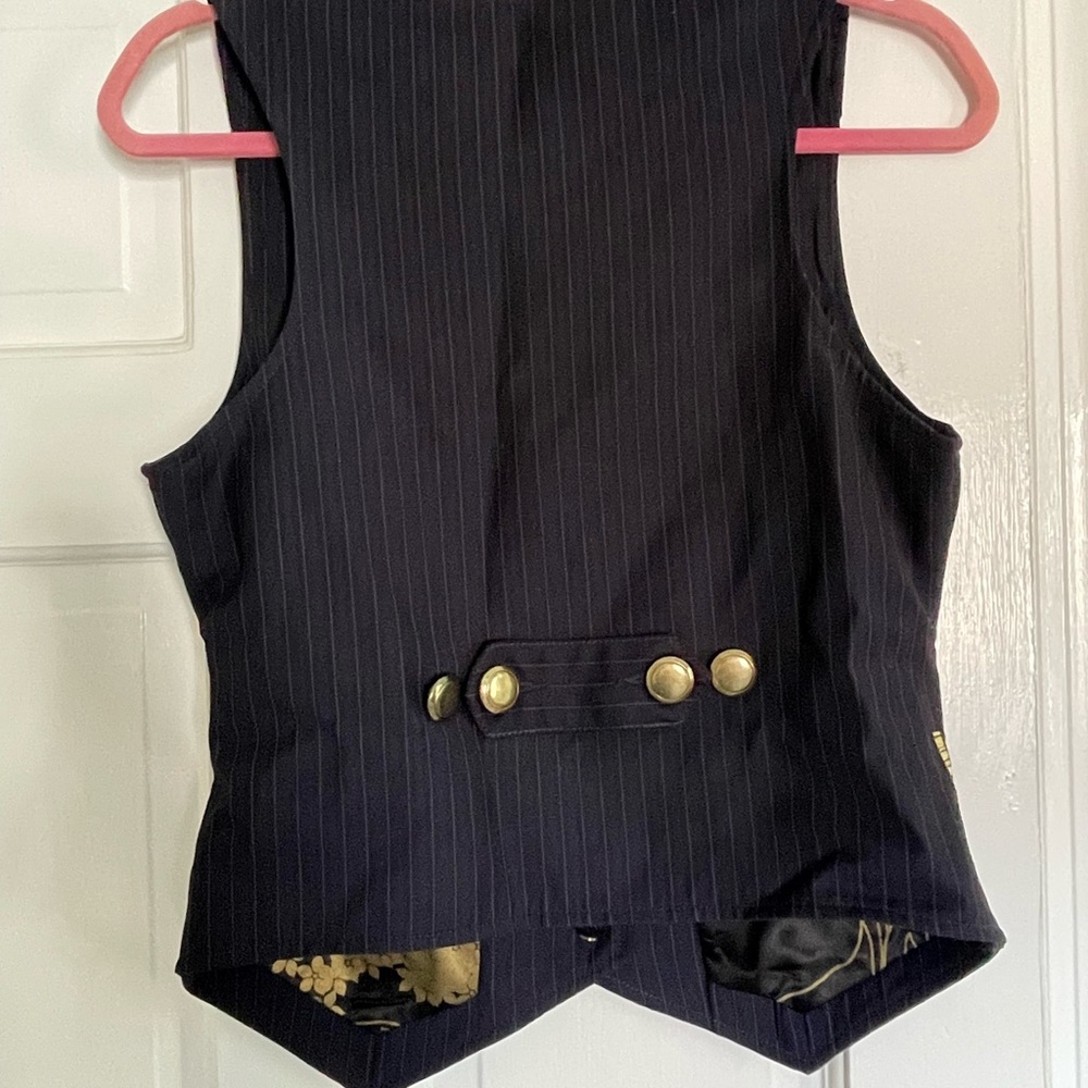 Triple Five Soul Pinstripe Vest with nice gold buttons (dark navy/ black) - Picture 3 of 3